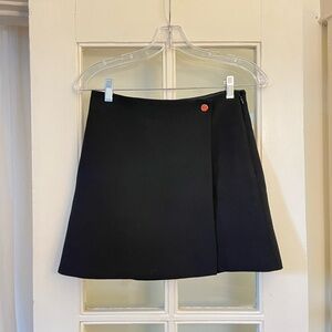 black aritzia skirt